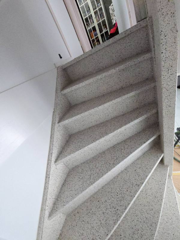 trap renovatie met EarthHarmony terrazzo structuur in Delft