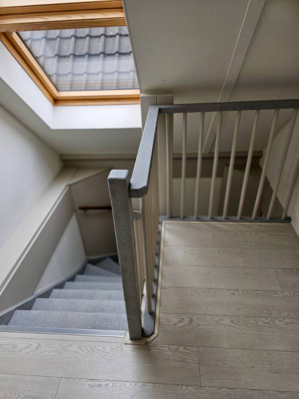 traprenovatie met Urban Light stone structuur in Den Haag