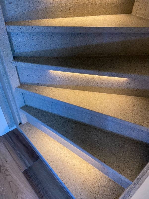 traprenovatie met GraphiteBlend stone structuur in Gouda