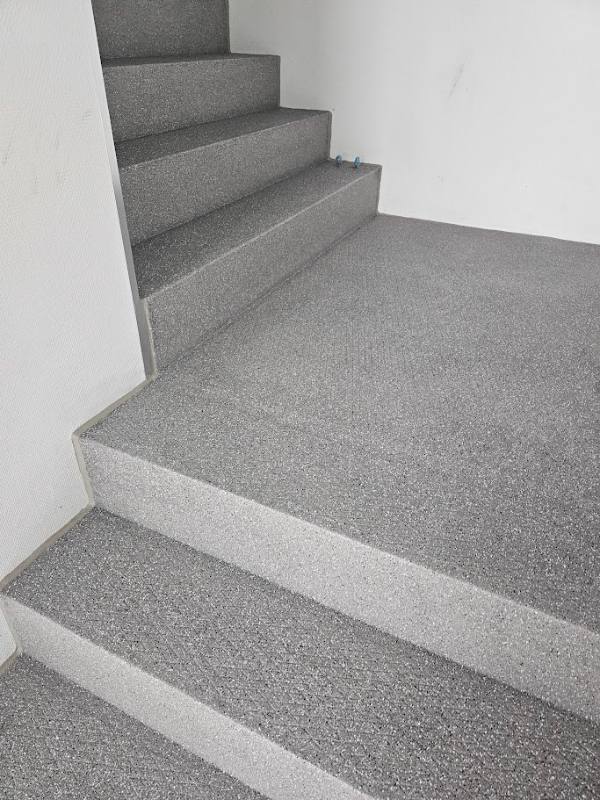 traprenovatie met Urban Concrete stone structuur in Gouda