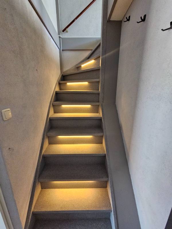 traprenovatie met UrbanMist stone structuur in Gouda