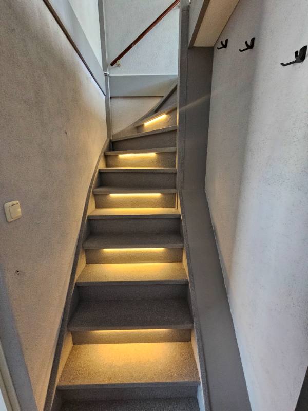 traprenovatie met UrbanMist stone structuur in Gouda
