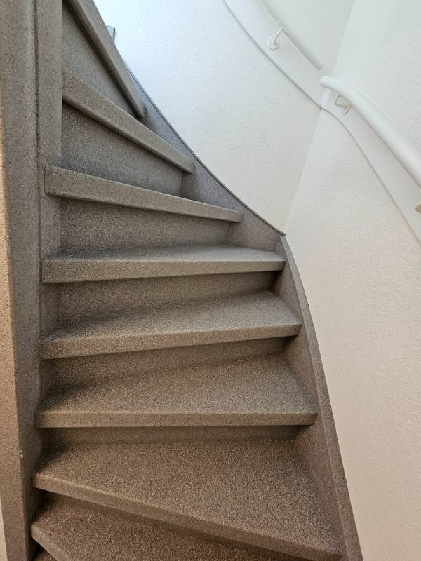 trap bekleding met Graphite Stone stone structuur in Leiden