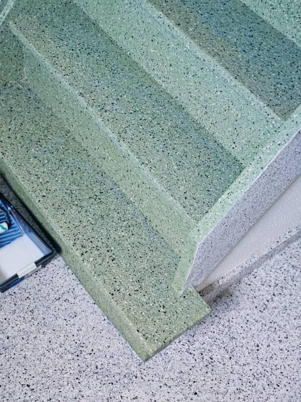 traprenovatie met Sage Harmony terrazzo structuur in Middelburg