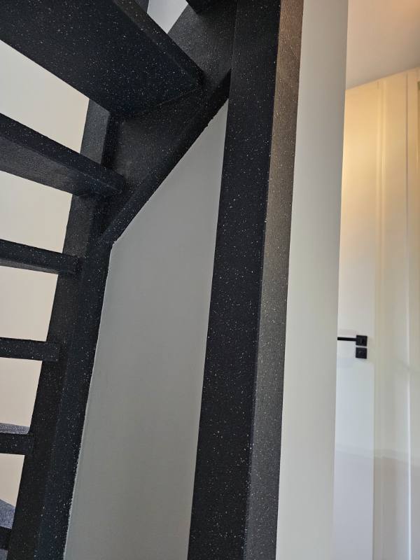 traprenovatie met PolarSpeckle stone structuur in Rotterdam