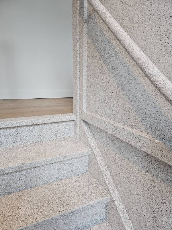 trap renovatie met Arctic Blend stone structuur in Woerden
