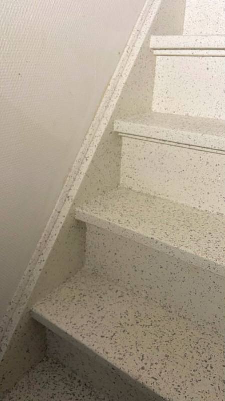 traprenovatie met Frost Terrazzo stone structuur in Woerden