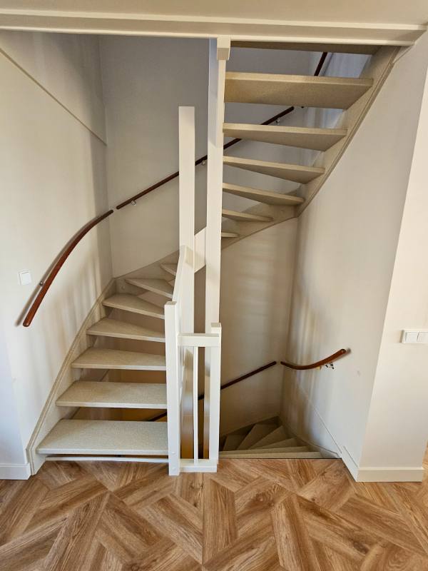 traprenovatie met UrbanMist stone structuur in Woerden