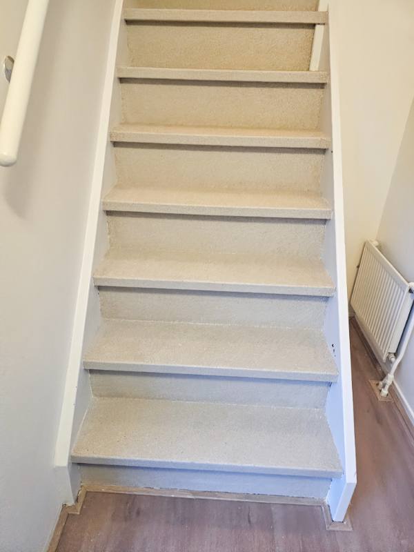 trap renovatie met DesertBeige stone structuur in Zoetermeer