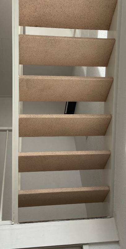 traprenovatie met Granite Sand stone structuur in Zoetermeer