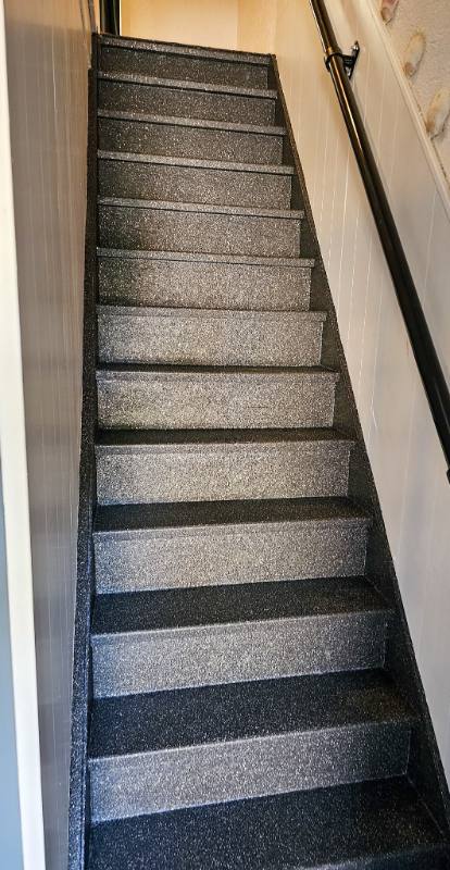 traprenovatie met PolarSpeckle stone structuur in Zoetermeer
